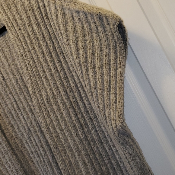 Grey open sweater with frills - Picture 3 of 6